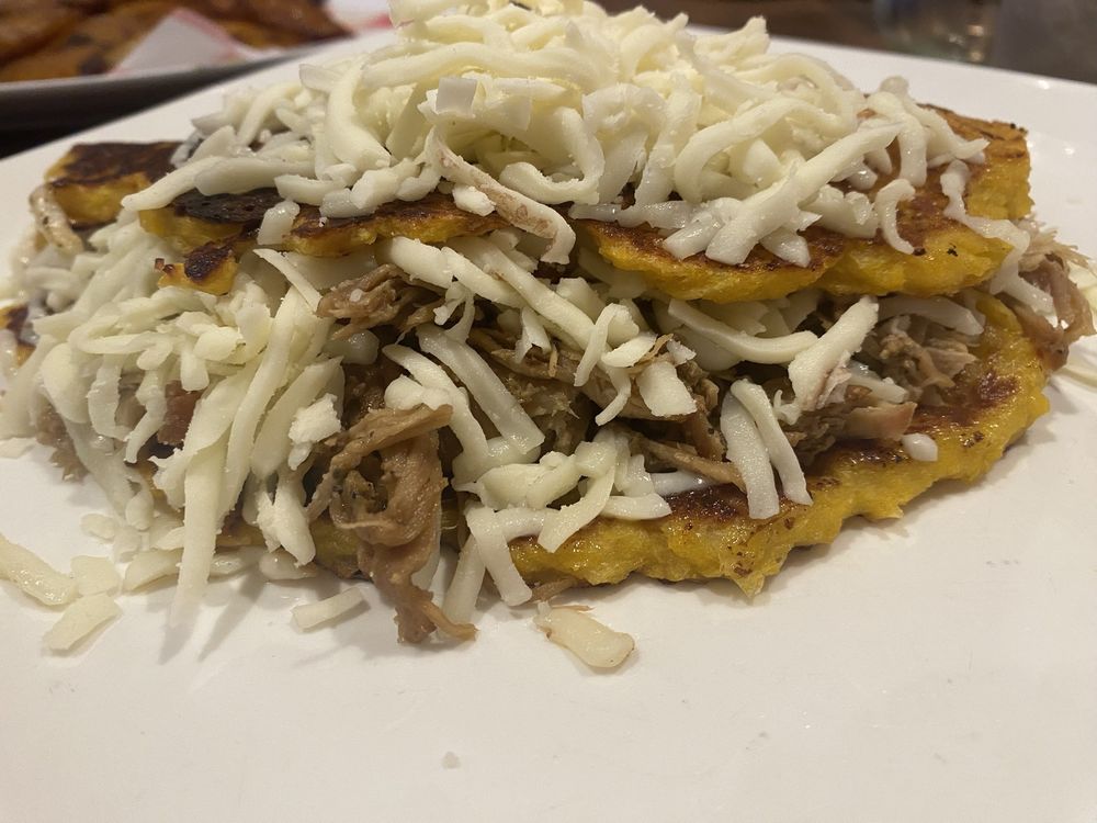 Food from Don Tequeño y Doña Arepa