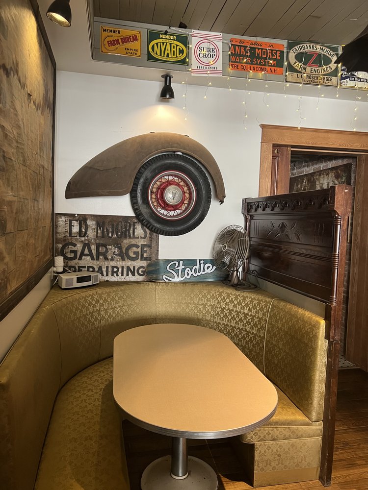 THE IROQUOIS COFFEE HOUSE Updated September 2024 20 Greenwood St