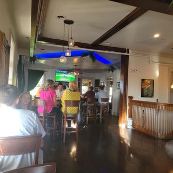 Finn's Restaurant & Tavern - Irish Near Me - Knoxville, Tennessee