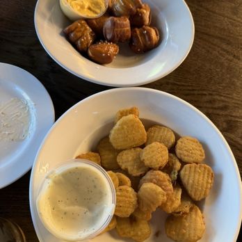 Kenwoods Kitchen And Tap - Pretzel bites and fried pickles - American Near Me - Chino, California Kenwoods Kitchen And Tap - Pretzel bites and fried pickles - American Near Me - Chino, California