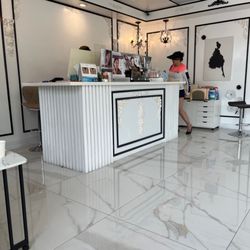 MS Slim - Front desk