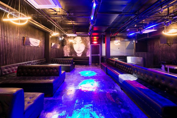 Pandora Karaoke & Bar by null