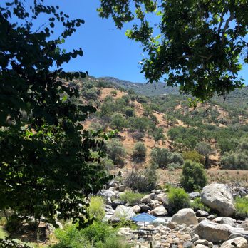 Buckeye Tree Lodge & Cabins - Hotels Near Me - Three Rivers, California