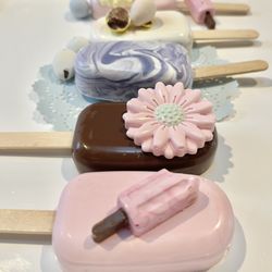 Candy Under Cover 2 - Cakesickles!!