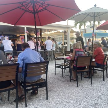 Crabby Bill's - Outside seating plus bar at Crabby Bills - Seafood Near Me - Indian Rocks Beach, Florida
