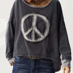 PJ’s Pink Boutique - Peace top