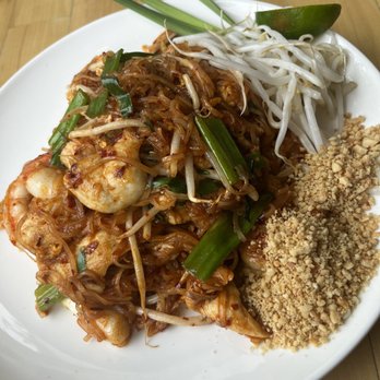 Saab Sis Thai - Chicken/Shrimp Pad Thai - Thai Near Me - Royal Oak, Michigan Saab Sis Thai - Chicken/Shrimp Pad Thai - Thai Near Me - Royal Oak, Michigan
