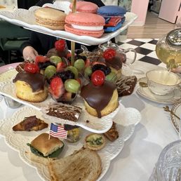 Alice tea tower