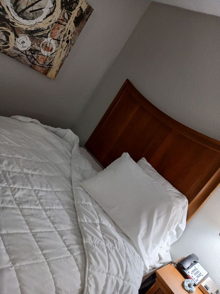 Lamplighter Inn & Suites