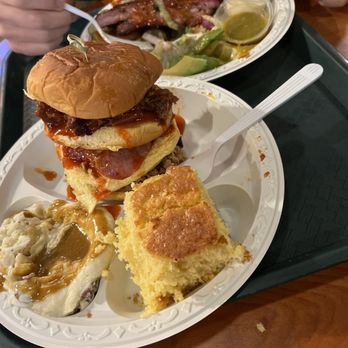 Willard's Real Pit BBQ - Notorious BIG - Barbeque Near Me - Chantilly, Virginia