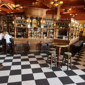 The Pub - Orlando - Behold the bar - British Near Me - Orlando, Florida