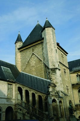 Palais des Ducs et des États de Bourgogne by null