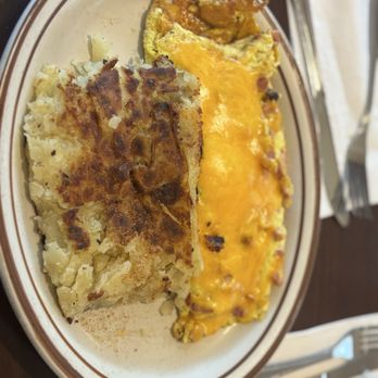 Eat'n Park Restaurant - Ham and Cheddar Cheese Omelette - American Near Me - Burbank, California