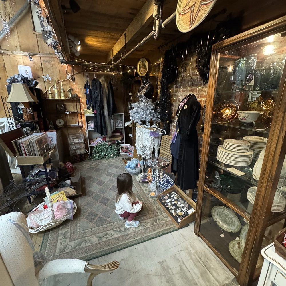 Good Ol'Days Antiques - Antiques Near Me - Clovis, California