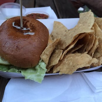 L'Annexe St-Ambroise - Cheeseburger - Brasseries Near Me - Montreal, Quebec