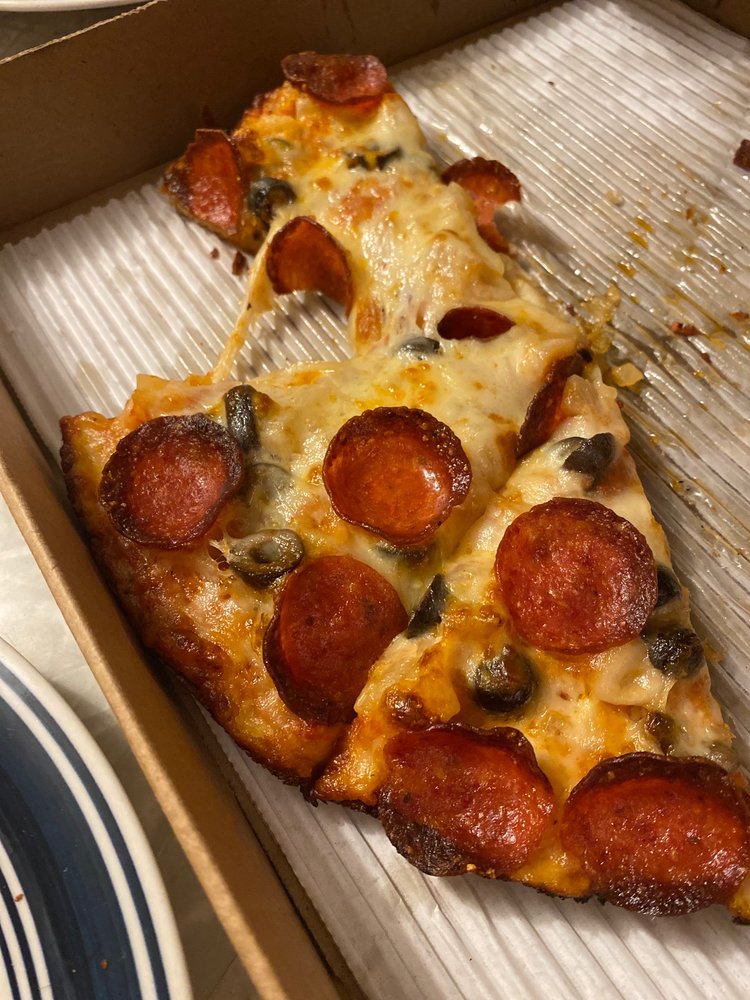 LIONSGATE Updated October 2024 14 Photos 3355 Columbus Rd, Wooster, Ohio Pizza