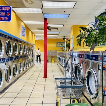 Lucky Day Laundry - Cleanliness laundromat - Laundromat Near Me - Visalia, California
