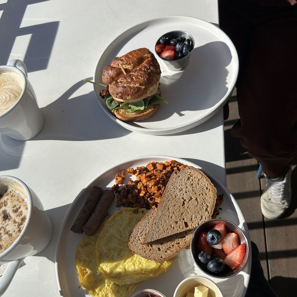 Nectarine Grove - Breakfast plate and breakfast sandwich - New American Near Me - Encinitas, California Nectarine Grove - Breakfast plate and breakfast sandwich - New American Near Me - Encinitas, California
