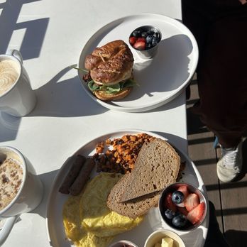 Nectarine Grove - Breakfast plate and breakfast sandwich - New American Near Me - Encinitas, California Nectarine Grove - Breakfast plate and breakfast sandwich - New American Near Me - Encinitas, California