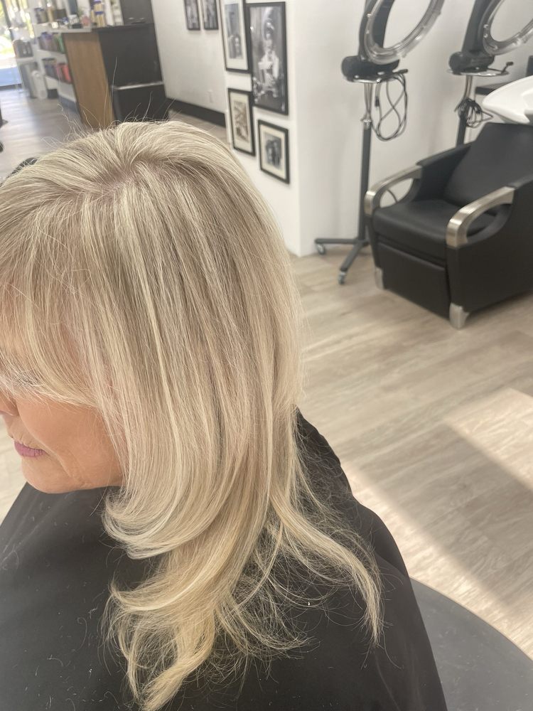 Angelajoneshair Logo