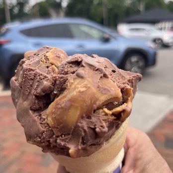 Hoffman's Ice Cream - Peanut Butter Chocolate Ice Cream - Bakeries Near Me - Spring Lake Heights, New Jersey