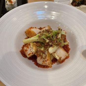 Nami Kaze - Day Boat Scallop (seared scallops,smoked tomato burred blanched, ulu polenta, crispy taro, crispy vegetables) - our favorite - Japanese Near Me - Honolulu, Hawaii