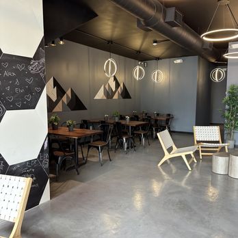 Feng Cha - Heights - Inside - Coffee & Tea Near Me - Houston, Texas