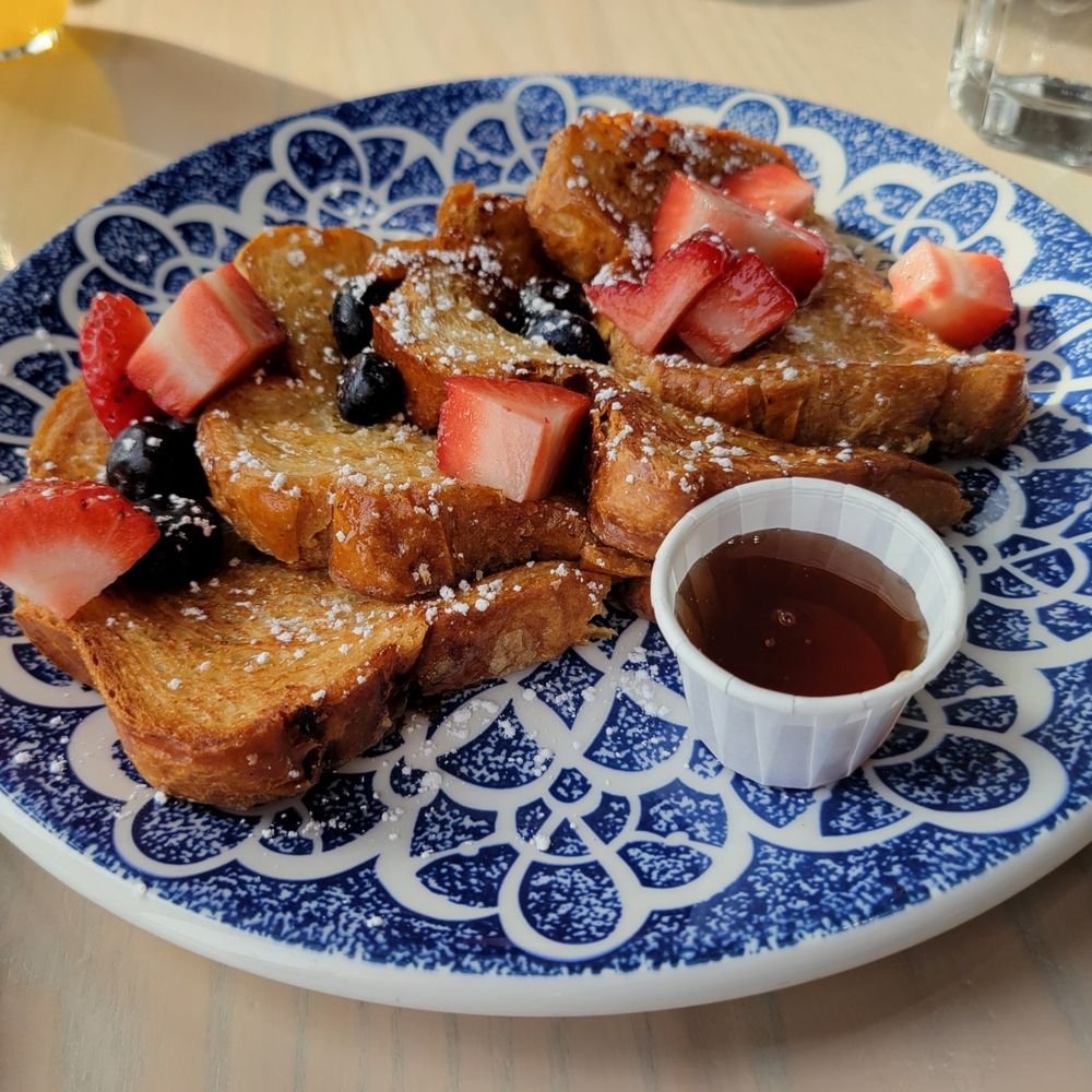 Hummingbird Bar & Kitchen - French Toast - New American Near Me - Alexandria, Virginia Hummingbird Bar & Kitchen - French Toast - New American Near Me - Alexandria, Virginia
