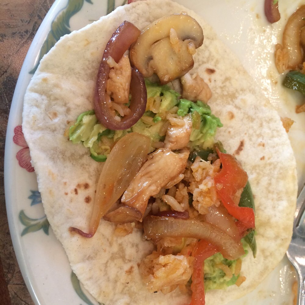 El Porton - These flour tortillas were to die for! I wasn't really hungry BUT they were that good! - Mexican Near Me - Zillah, Washington El Porton - These flour tortillas were to die for! I wasn't really hungry BUT they were that good! - Mexican Near Me - Zillah, Washington