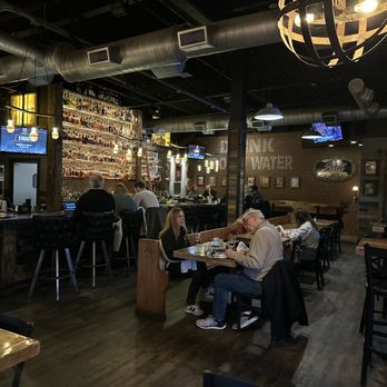 Charlies Still On Main - Southern Near Me - Milford, Michigan