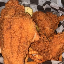 Kennedy Fried Chicken - 3 whole wings & catfish