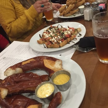 J. Henry's Draught House & Kitchen - Trust me, this place rocks!!! - New American Near Me - Houston, Texas