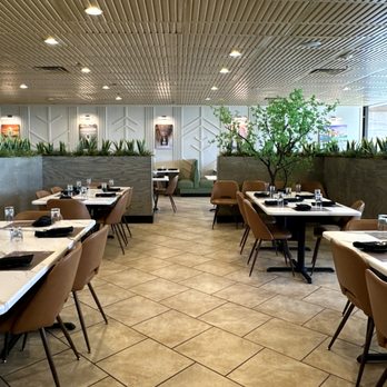 Aahaa - Dining Area - Indian Near Me - Overland Park, Kansas Aahaa - Dining Area - Indian Near Me - Overland Park, Kansas