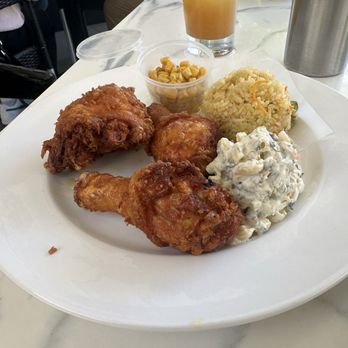 Liliha Bakery - Fried Chicken, mac salad, fried rice & corn - Bakeries Near Me - Honolulu, Hawaii