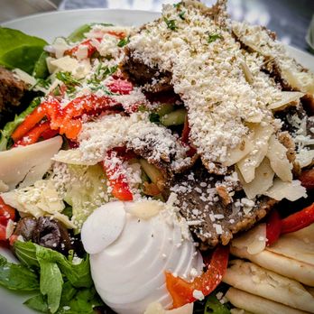 Pitta Souvli Mediterranean Grill - Greek chef salad with gyro meat, close up - Greek Near Me - Chandler, Arizona Pitta Souvli Mediterranean Grill - Greek chef salad with gyro meat, close up - Greek Near Me - Chandler, Arizona