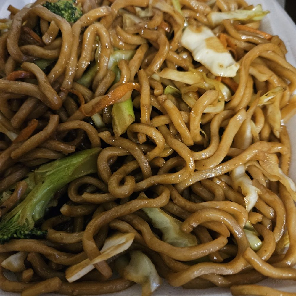 Vegetable chow mein Vegetable chow mein