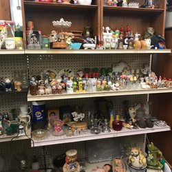 Just About Antiques - Add spice to your life with these S&P shakers