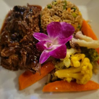 CZEN Restaurant Brooklyn - Jerk Short Ribs with fried rice and mixed vegetables - Caribbean Near Me - Brooklyn, New York