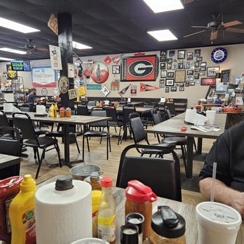 GA BBQ Co - Inside of restaurant. It's Saturday at 3. Only 3 couples right now. - Barbeque Near Me - Williamson, Georgia GA BBQ Co - Inside of restaurant. It's Saturday at 3. Only 3 couples right now. - Barbeque Near Me - Williamson, Georgia