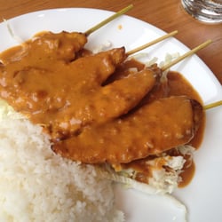 Chai Yo - Kycklingspett med jordnötssås