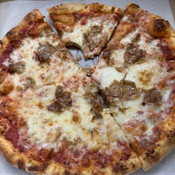 Giovannis Pizzeria & Kitchen - Sausage personal pizza - Pizza Near Me - Orlando, Florida