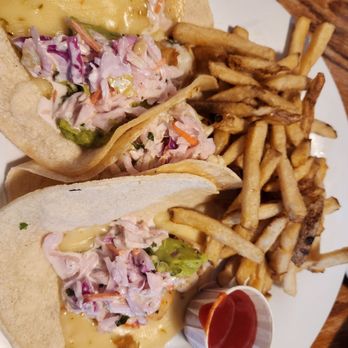 Grill 309 - My fish tacos were mush. Two mushy fish peices, guacamole, coleslaw and pre-melted pepper jack cheese on my corn tortilla - Bars Near Me - Culpeper, Virginia
