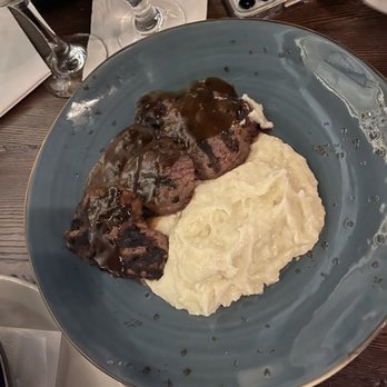 Hudson Hound - Filet medallions with mashed potatoes - Irish Near Me - Jersey City, New Jersey Hudson Hound - Filet medallions with mashed potatoes - Irish Near Me - Jersey City, New Jersey