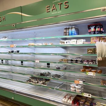 7-Eleven Hawaii - Afternoon, all the bento's are almost gone.  Come early. - Convenience Stores Near Me - Honolulu, Hawaii