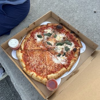 Zazas Pizzeria - Pizza Near Me - Chicago, Illinois Zazas Pizzeria - Pizza Near Me - Chicago, Illinois
