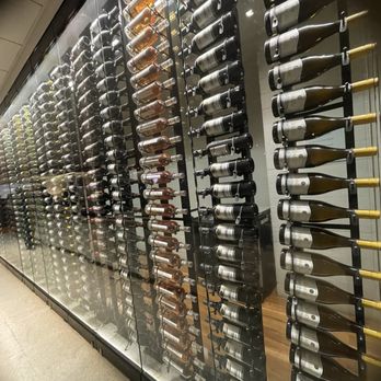 Star Alliance Lax - Wine wall. Cool! - Airport Lounges Near Me - Los Angeles, California Star Alliance Lax - Wine wall. Cool! - Airport Lounges Near Me - Los Angeles, California