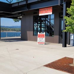 Luckman Coffee - Exterior Entrance