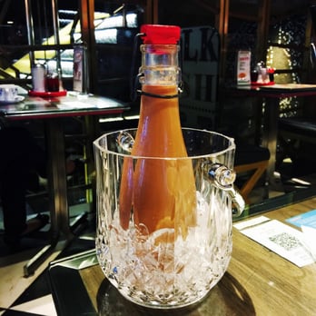 翠華餐廳 - Milk tea in a bottle! - Hong Kong Style Cafe Near Me - Hong Kong, HK 翠華餐廳 - Milk tea in a bottle! - Hong Kong Style Cafe Near Me - Hong Kong, HK