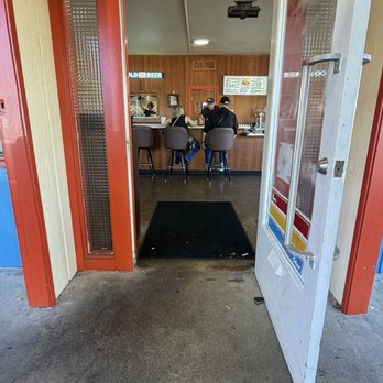 Sure Shot Burger - Inviting & old school feel - American Near Me - Portland, Oregon Sure Shot Burger - Inviting & old school feel - American Near Me - Portland, Oregon