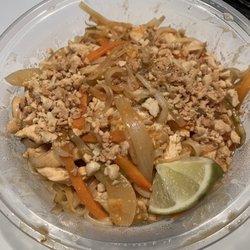 Noodle House - Chicken pad Thai